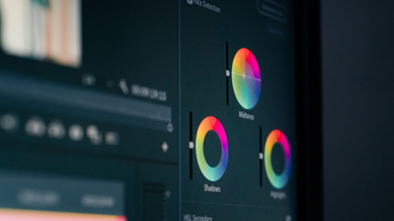 Цветовые колёса в интерфейсе программы для цветокоррекции DaVinci Resolve